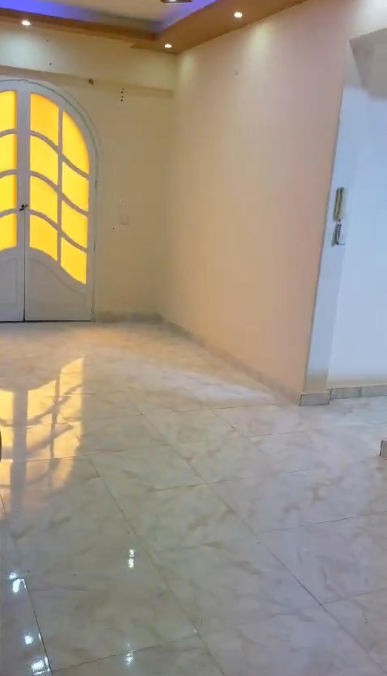 1518 3 bedroom flat in Hadaba, behind supermarket Metro